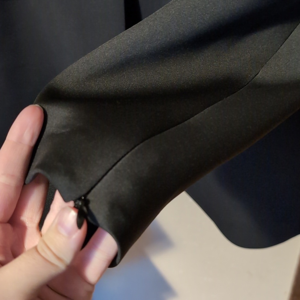 Good American Curvy Boyfriend Jacket - Picture 2 of 7